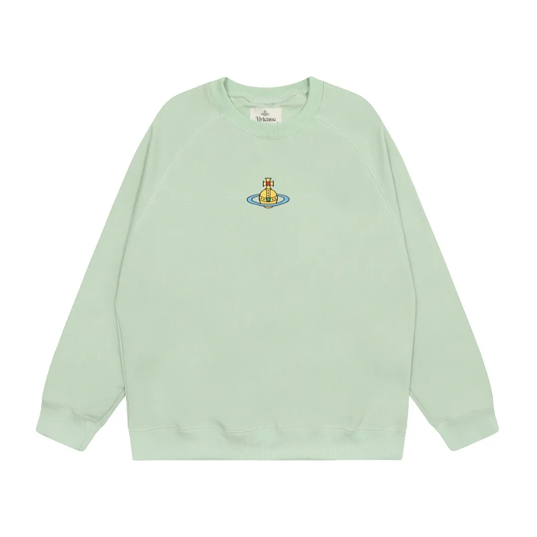 VIVI70# "Exclusive hot style" vivienne west wood West Queen Vivienne Saturn classic winning round neck sweatshirt 2024 top hot style No need to say more, directly open the details YB mold opening Correct overlock neckline details ⚠️The authentic product is the overlock threaded collar without a collar strip. Our family only makes the right version. We are careful to make sure that the first release of the Queen Mother on the whole network is correct. The full range of correct accessories and every detail is completely restored. Straight up to full Size: XS-L